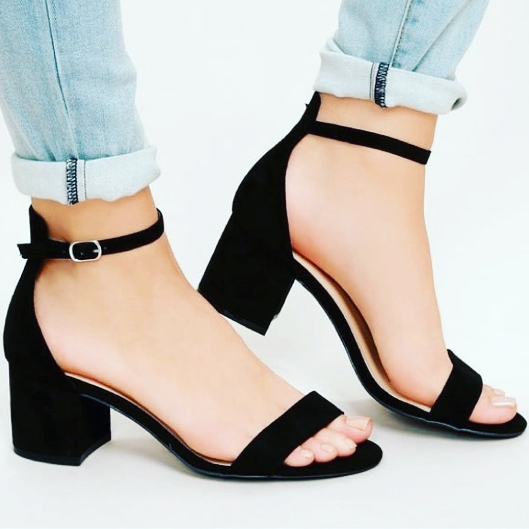 Block heel sandal