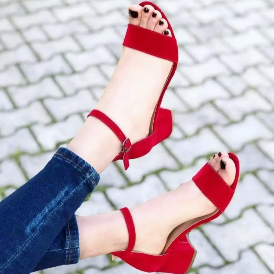Block heel sandal