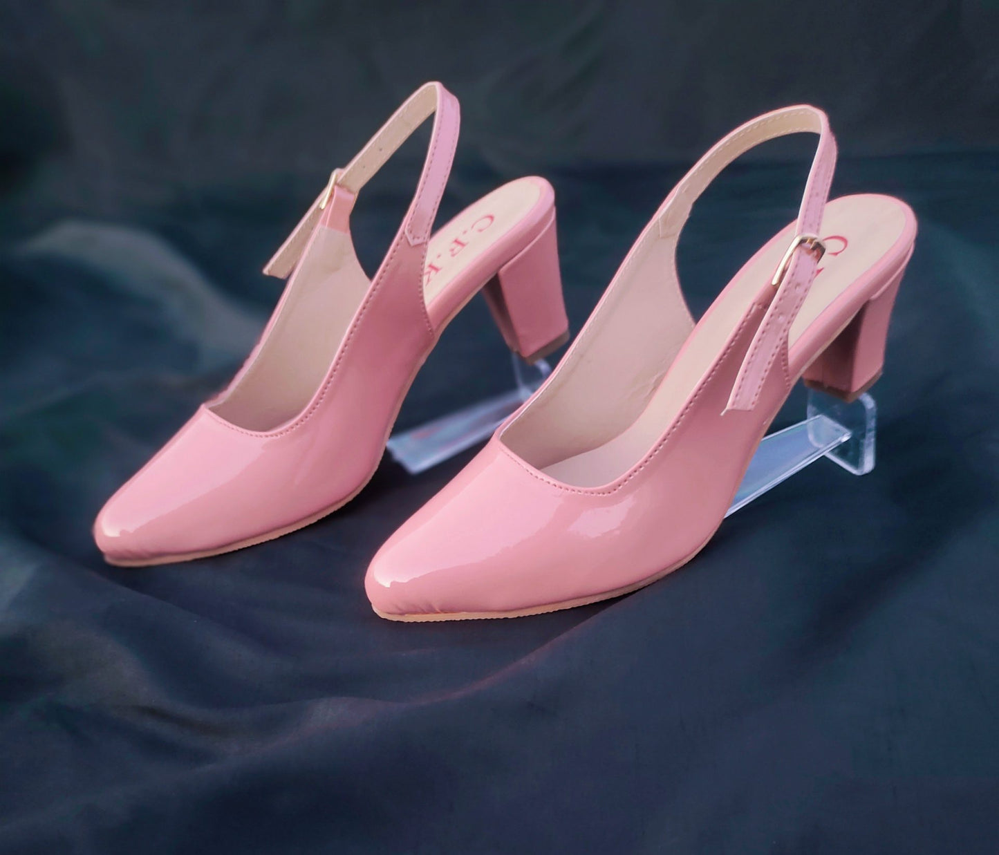 Shiny slingback Block heel