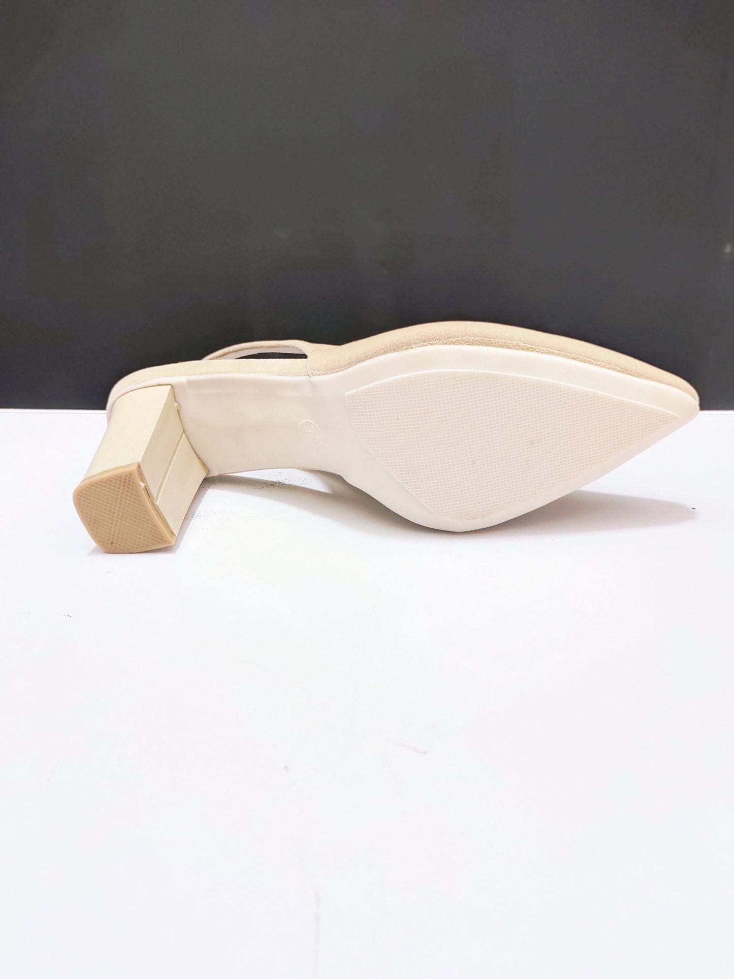 BLOCK HEEL POINTED TOE SLINBACK