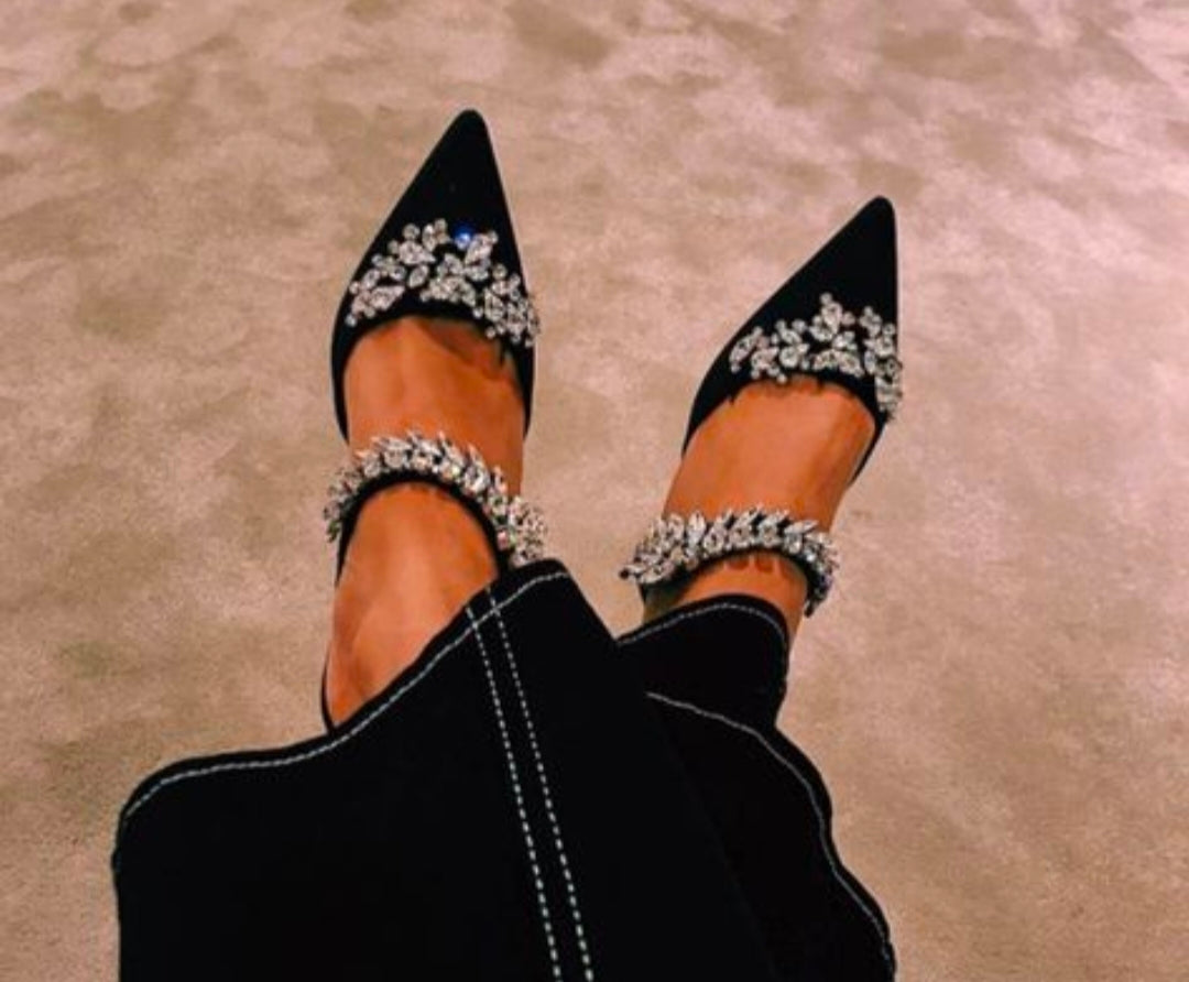 EMBALISHED LUXARY HEEL
