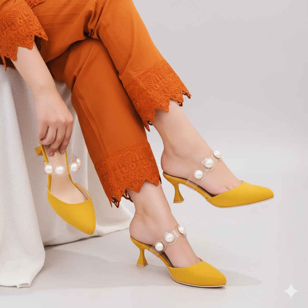 Mules embalished with cut pearl