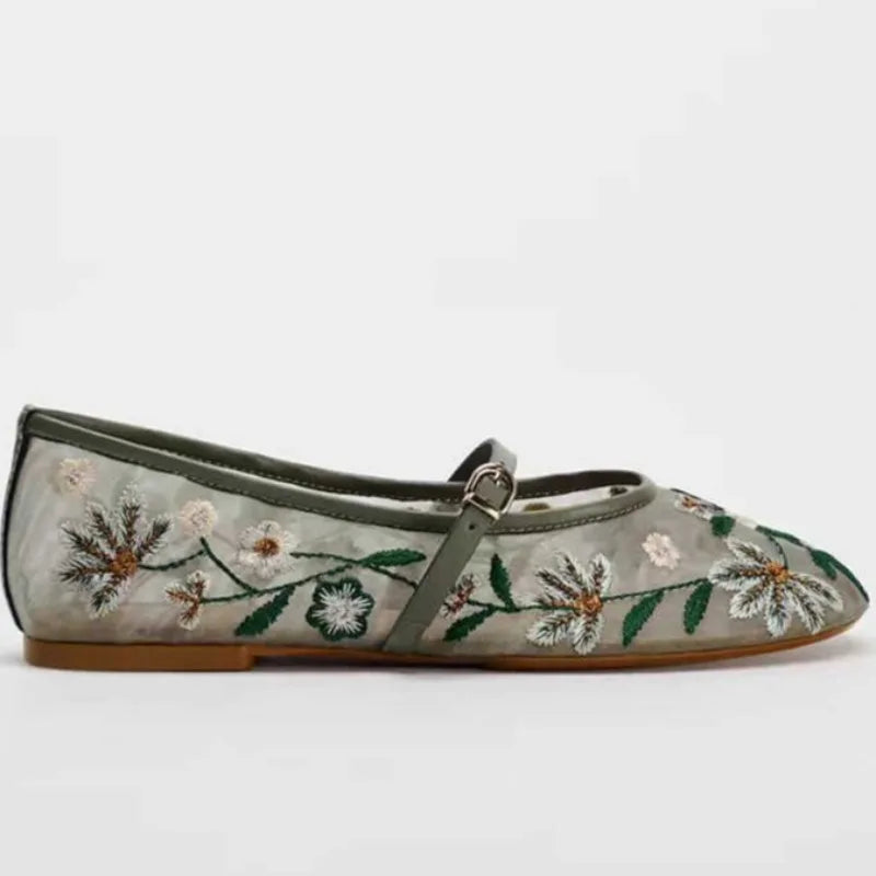 Embroidery floral pumps