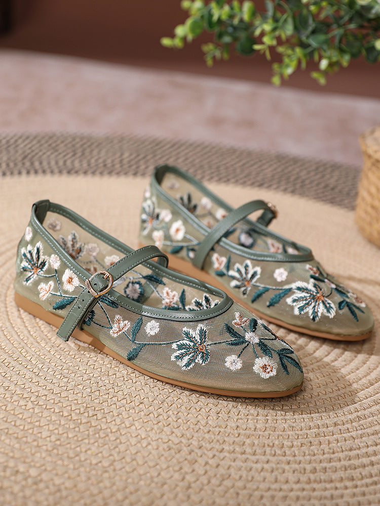 Embroidery floral pumps