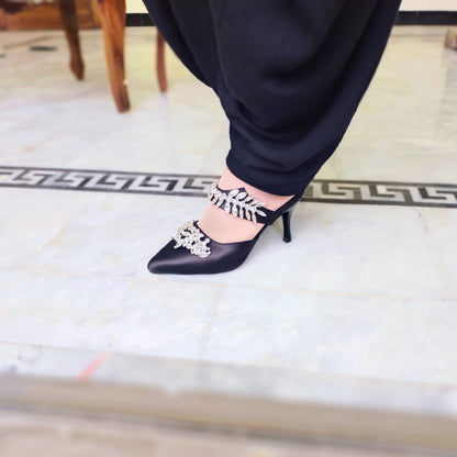 EMBALISHED LUXARY HEEL