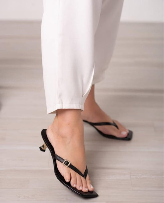 Kitten heel