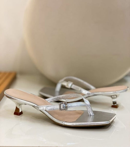 Kitten heel