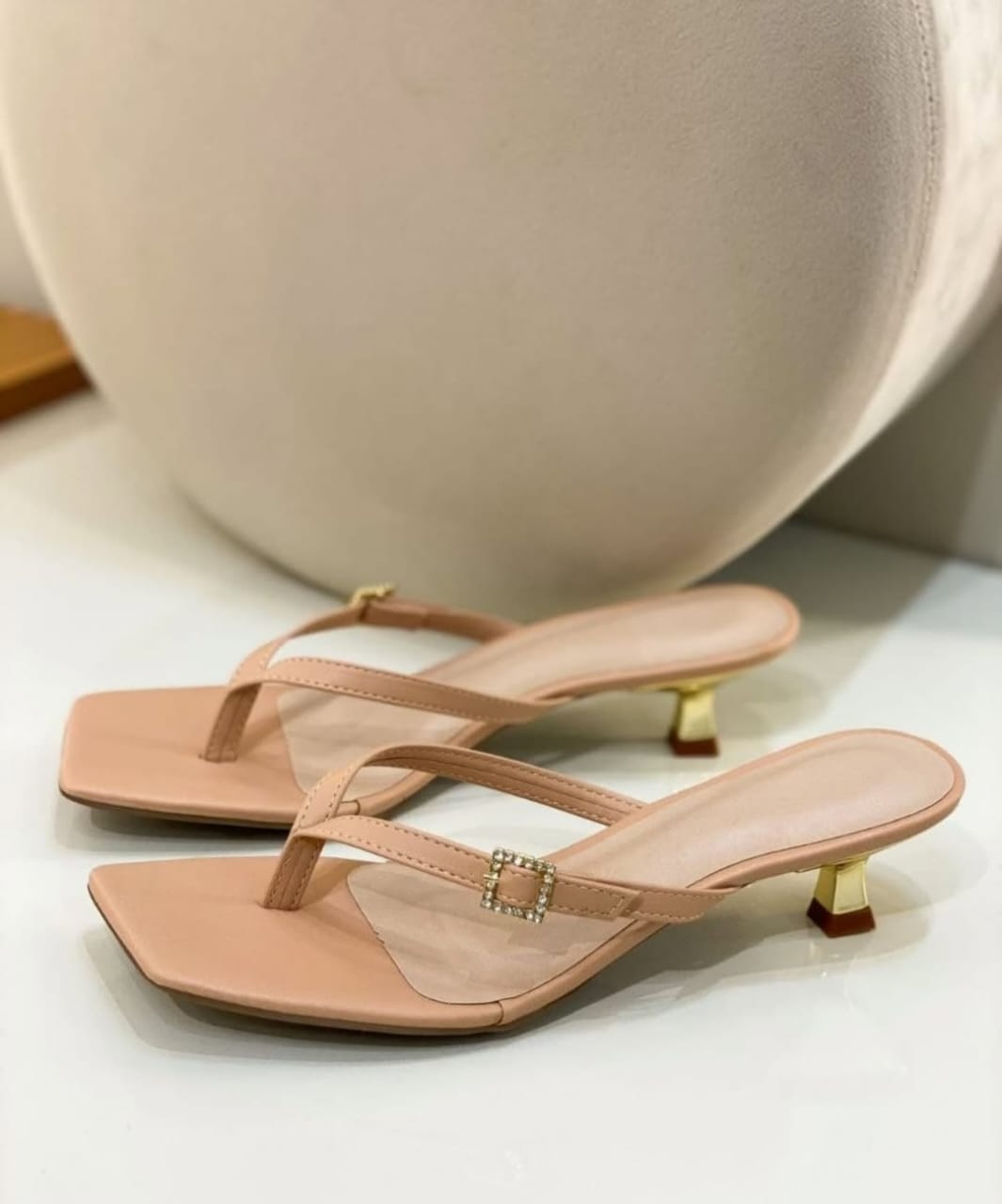 Kitten heel