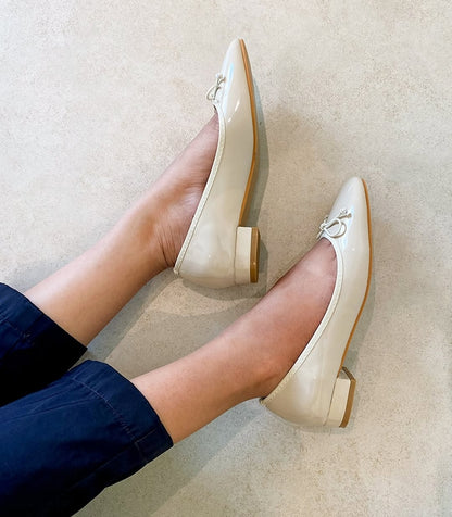 Kitten heel pumps