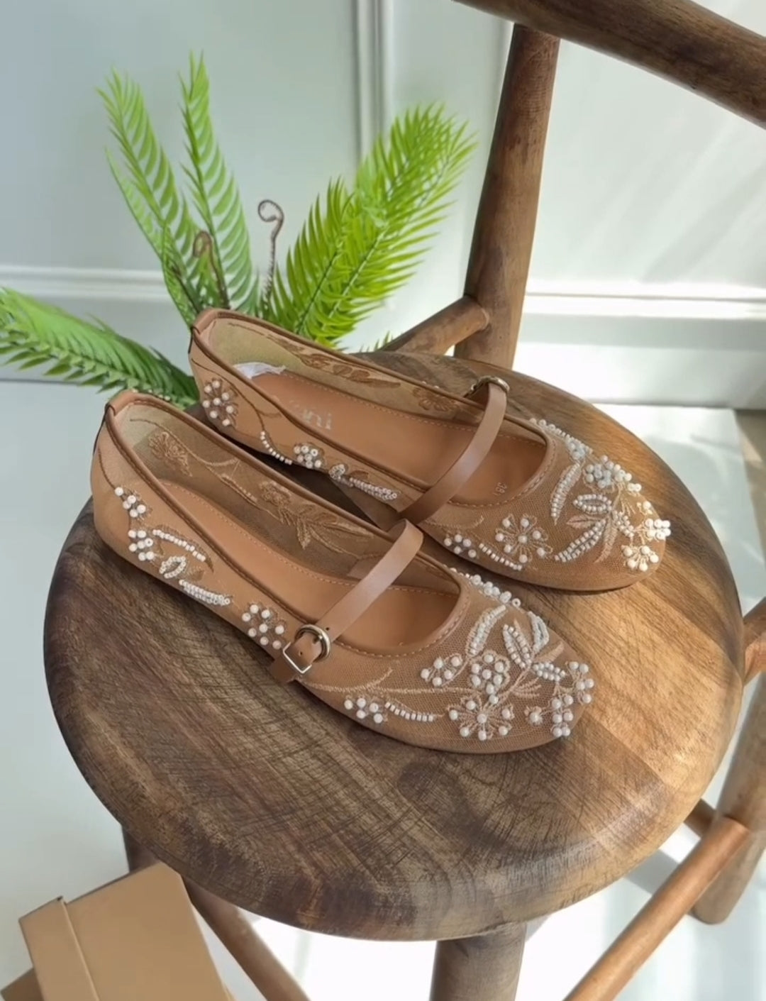 Beads embroidry pumps