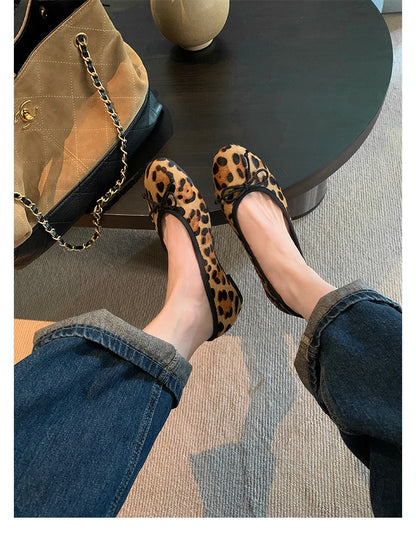 Tiger print pumps